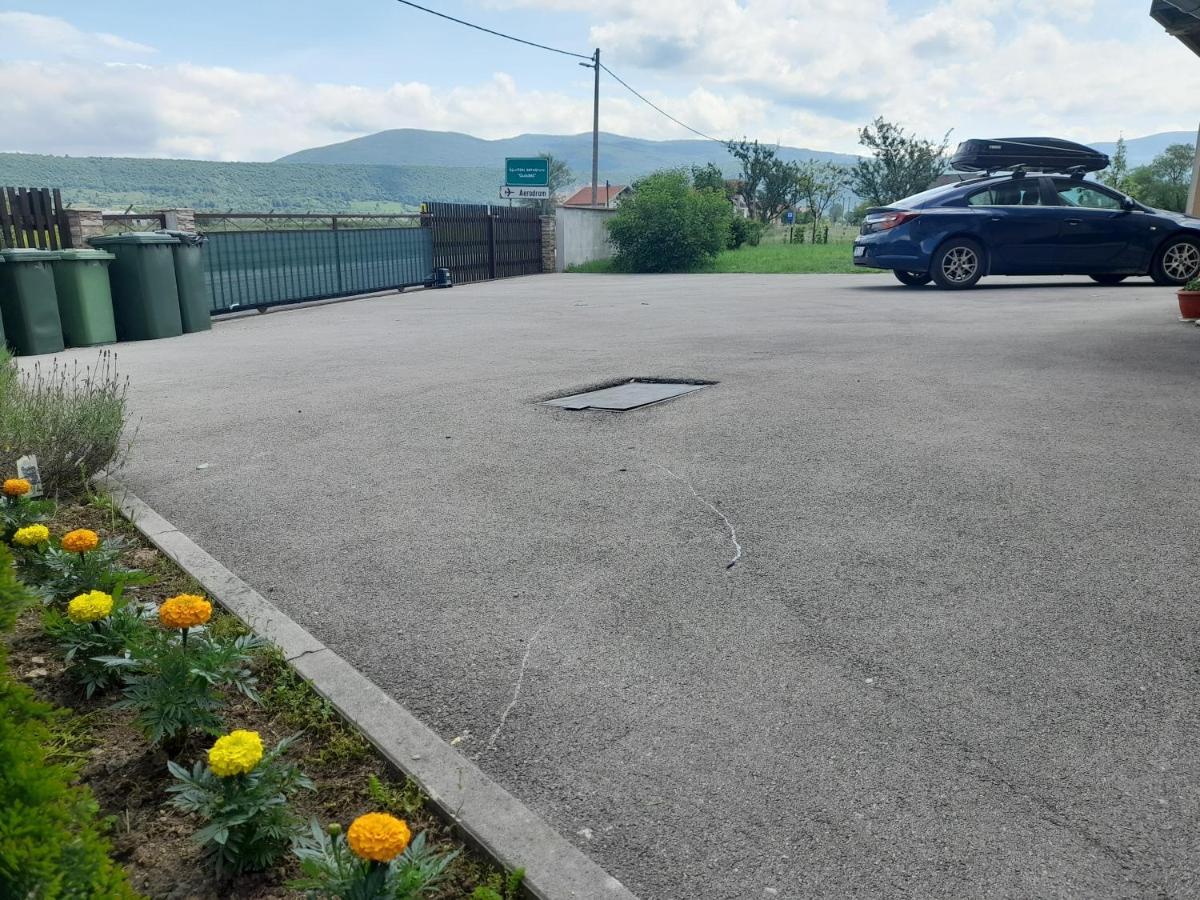 River Bank Apartments & Castle View Bihać Екстериор снимка