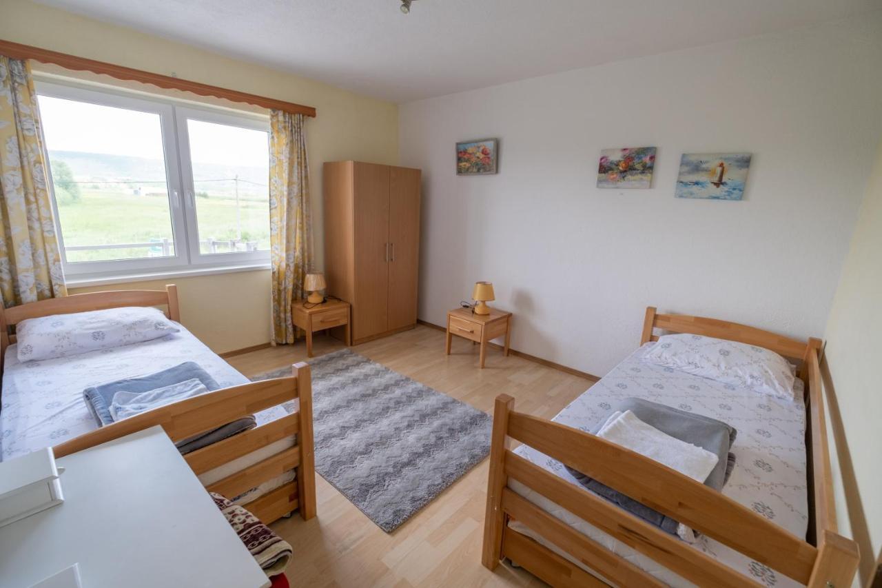 River Bank Apartments & Castle View Bihać Екстериор снимка