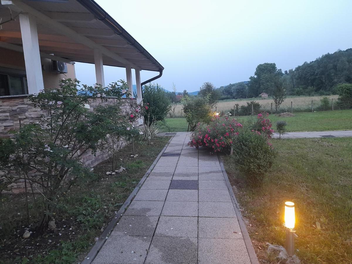 River Bank Apartments & Castle View Bihać Екстериор снимка
