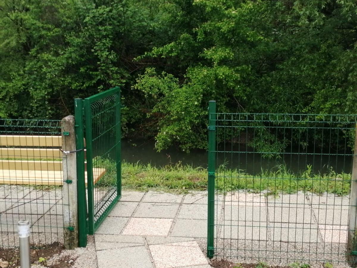 River Bank Apartments & Castle View Bihać Екстериор снимка